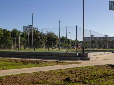 ... e giungiamo nella zona pi� recente del quartiere, che comprende il parco �Peppino Impastato�. Dotato di campetti sportivi, giochi per bambini, un�area cani...